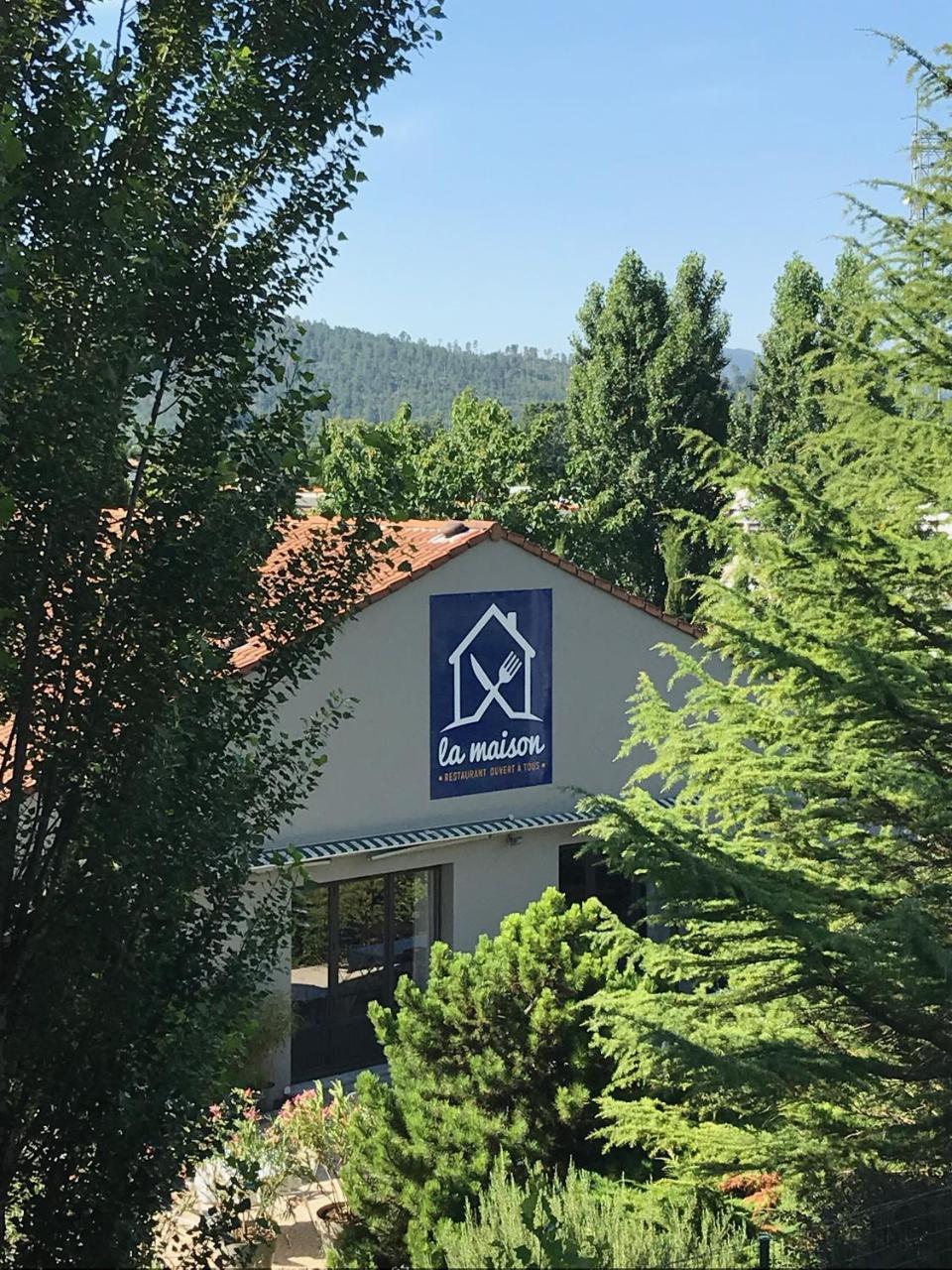 Kyriad Digne-Les-Bains Esterno foto